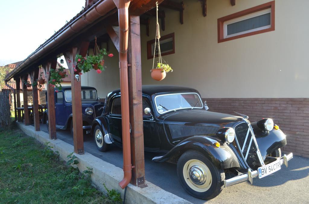 Vila Old Cars Cristian  Buitenkant foto